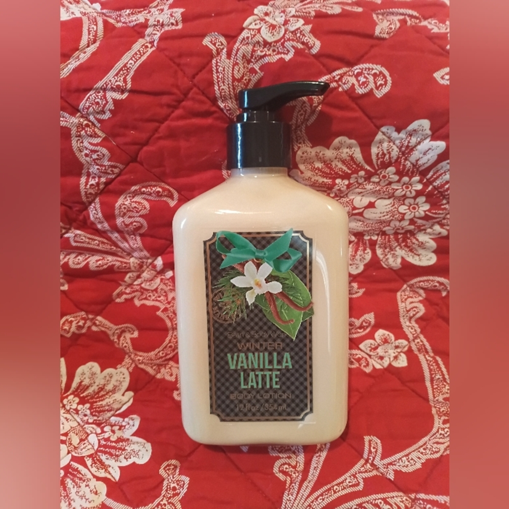 Bath & Body Works Winter Vanilla Latte Body Lotion